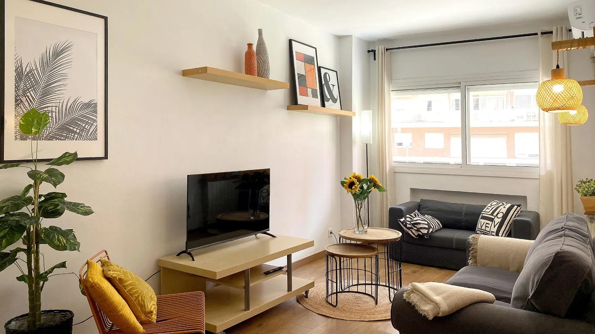 Comfortable Apartment, 3 Bedrooms With Ac Camp Nou Barcelona Apartment